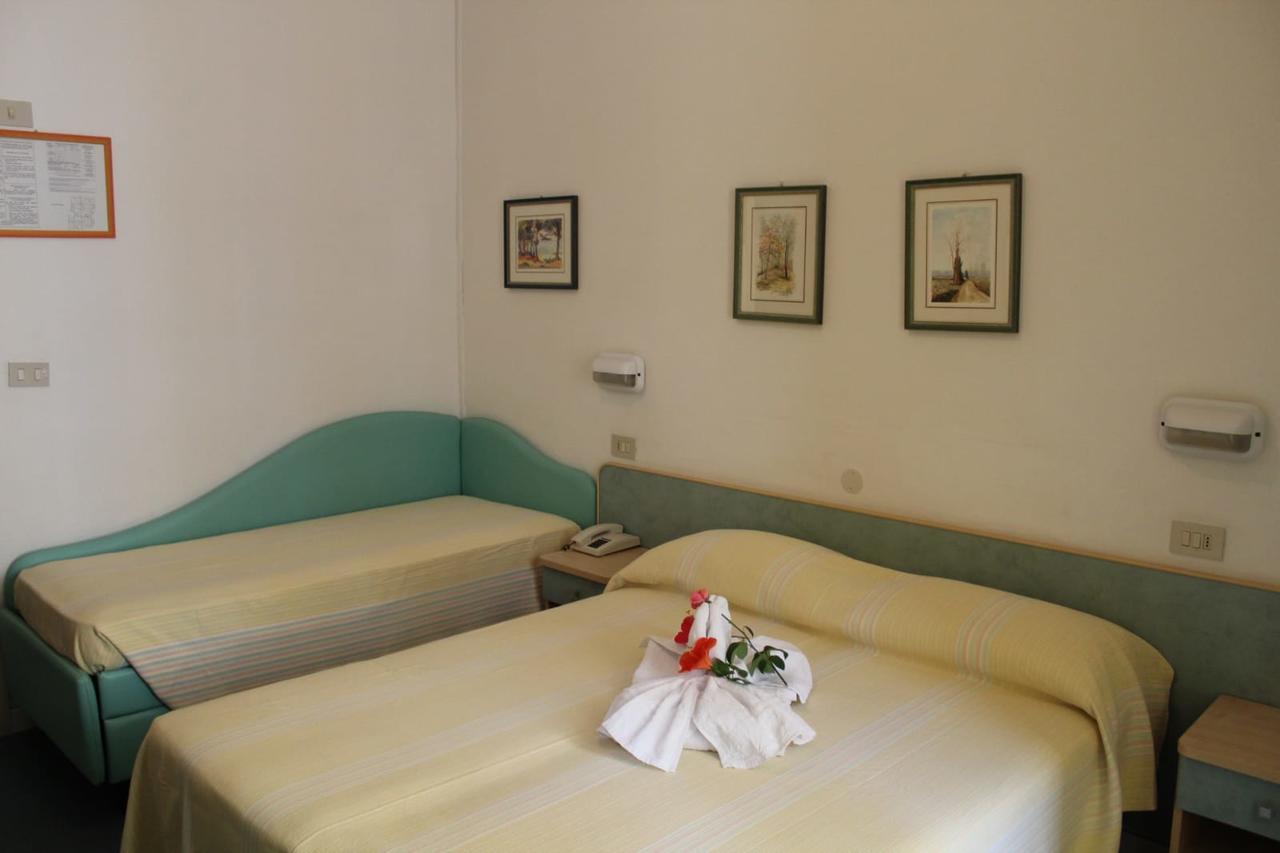 Hotel Erika Rimini Exterior foto